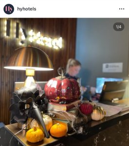 Halloween decorations at Hy for October mid-term giveaway